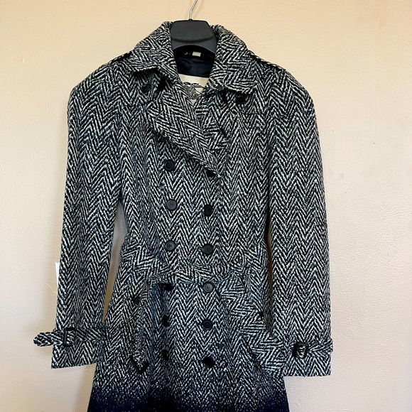 Burberry London coat - Picture 1 of 8